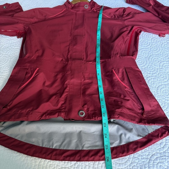 MEC Women's waterproof jacket size 4 - Picture 10 of 15